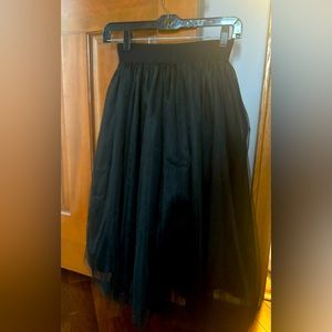 NWOT Tulle Black Midi Skirt